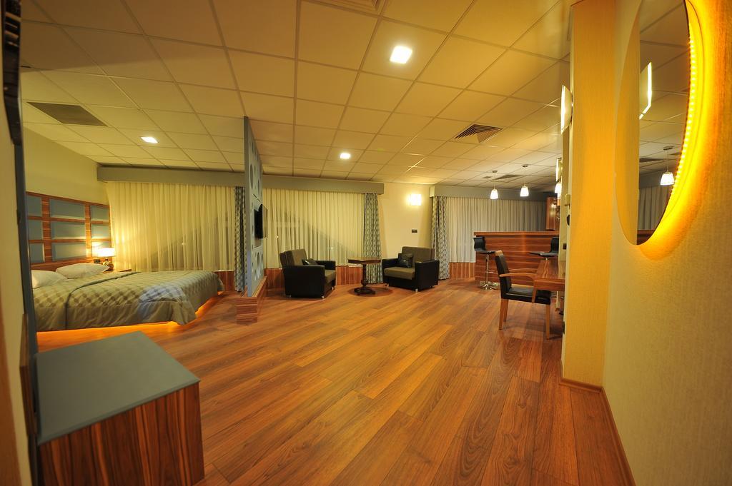 Grand Sakarya Hotel Room photo